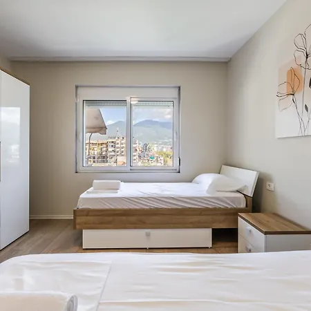 Skai By * ティラナ