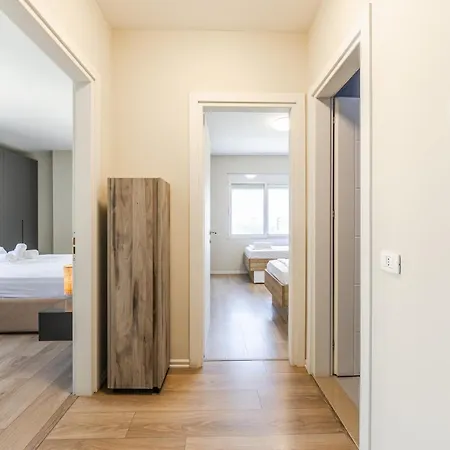 Skai By * ティラナ